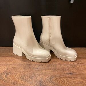 Elegant Beige Winter Boots for Women